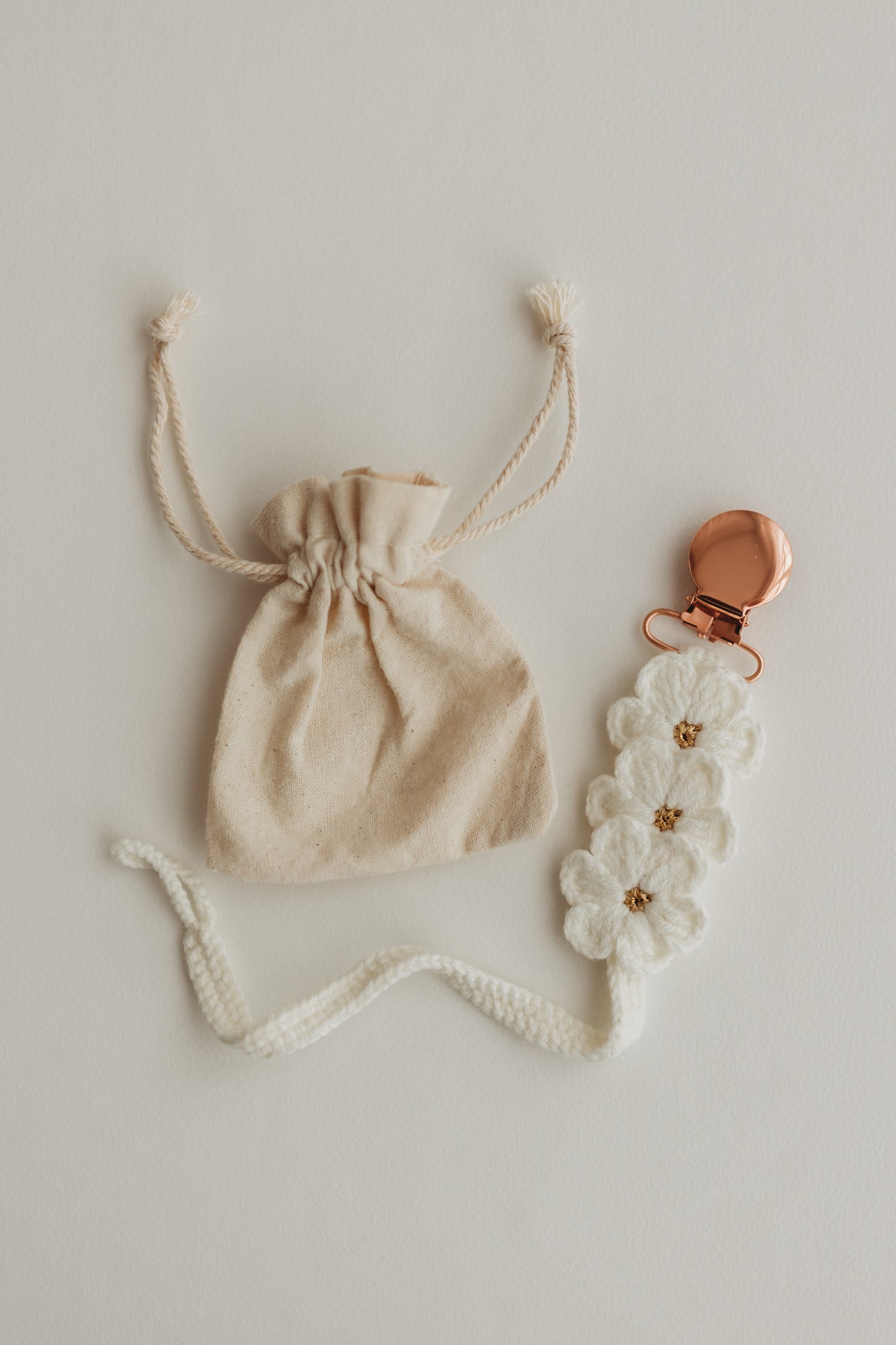 Dummy Clip | Ivory Daisies