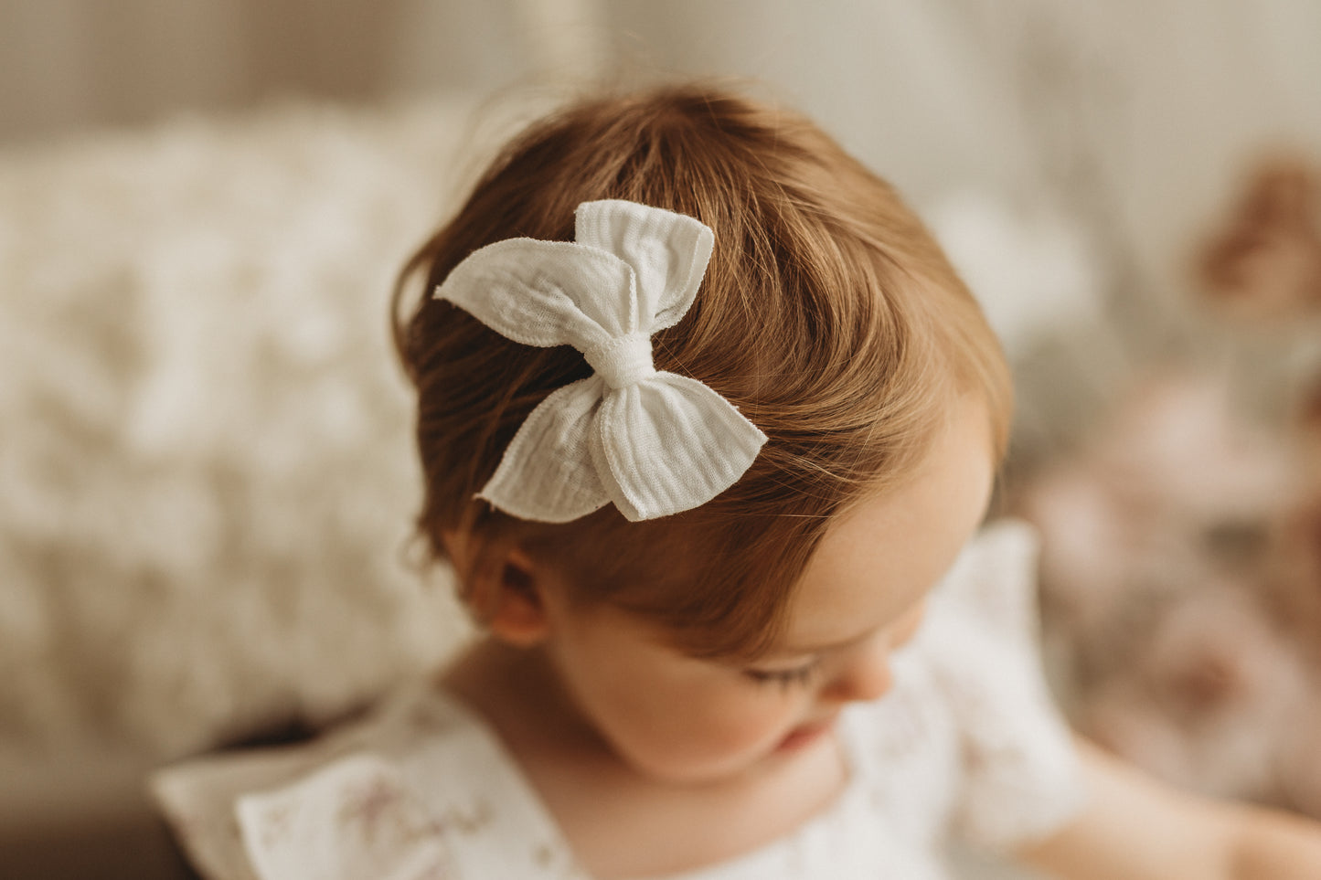 Petite Fable Bow | White Muslin