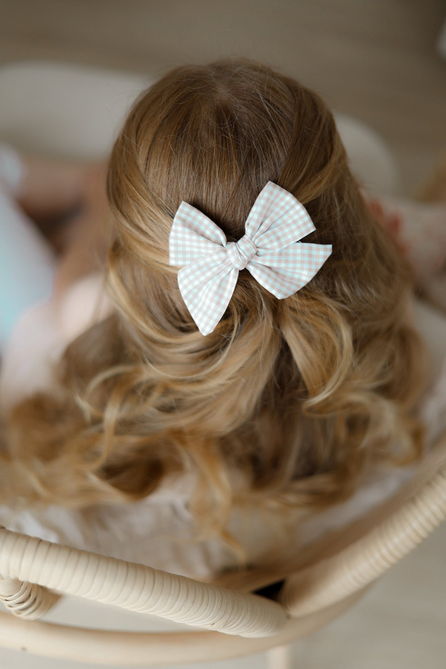 Pinwheel Bow | Beige Gingham