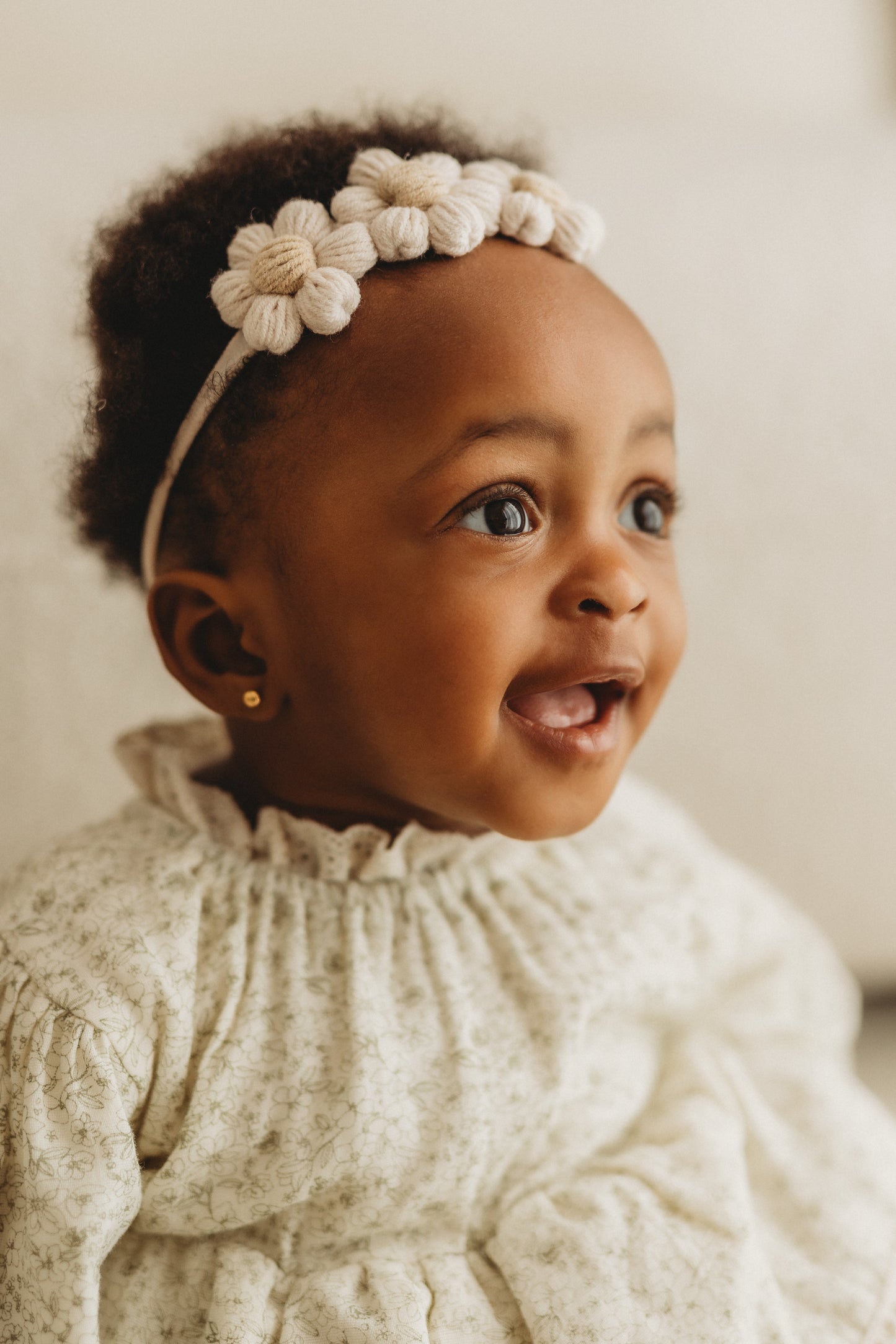 Dainty Headband | Neutral Daisies