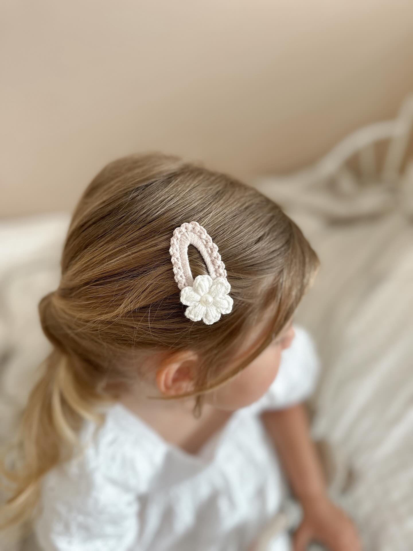 Daisy Pearl Clip | Shell