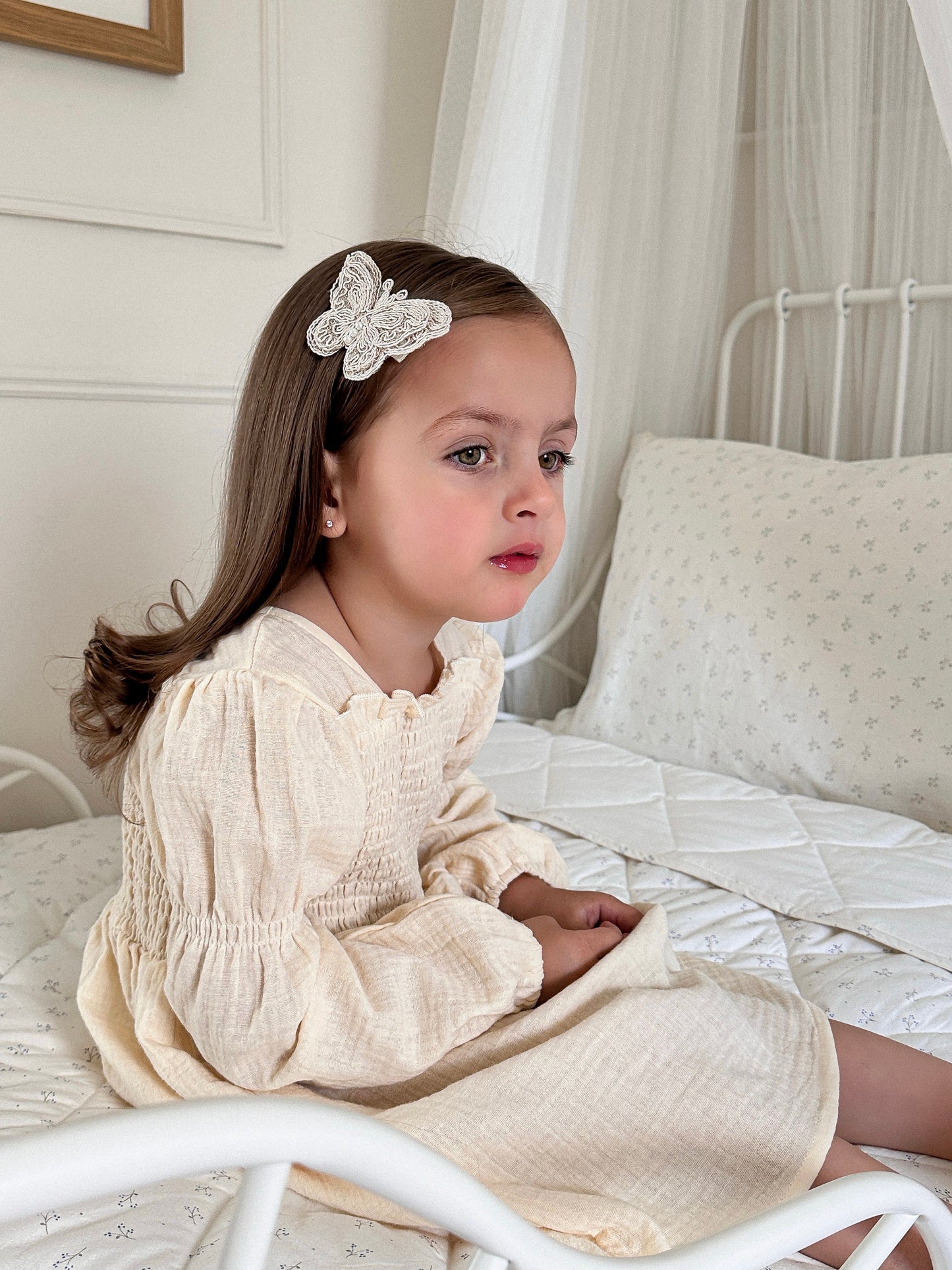 Clip | Lace Pearl Butterfly - Oat