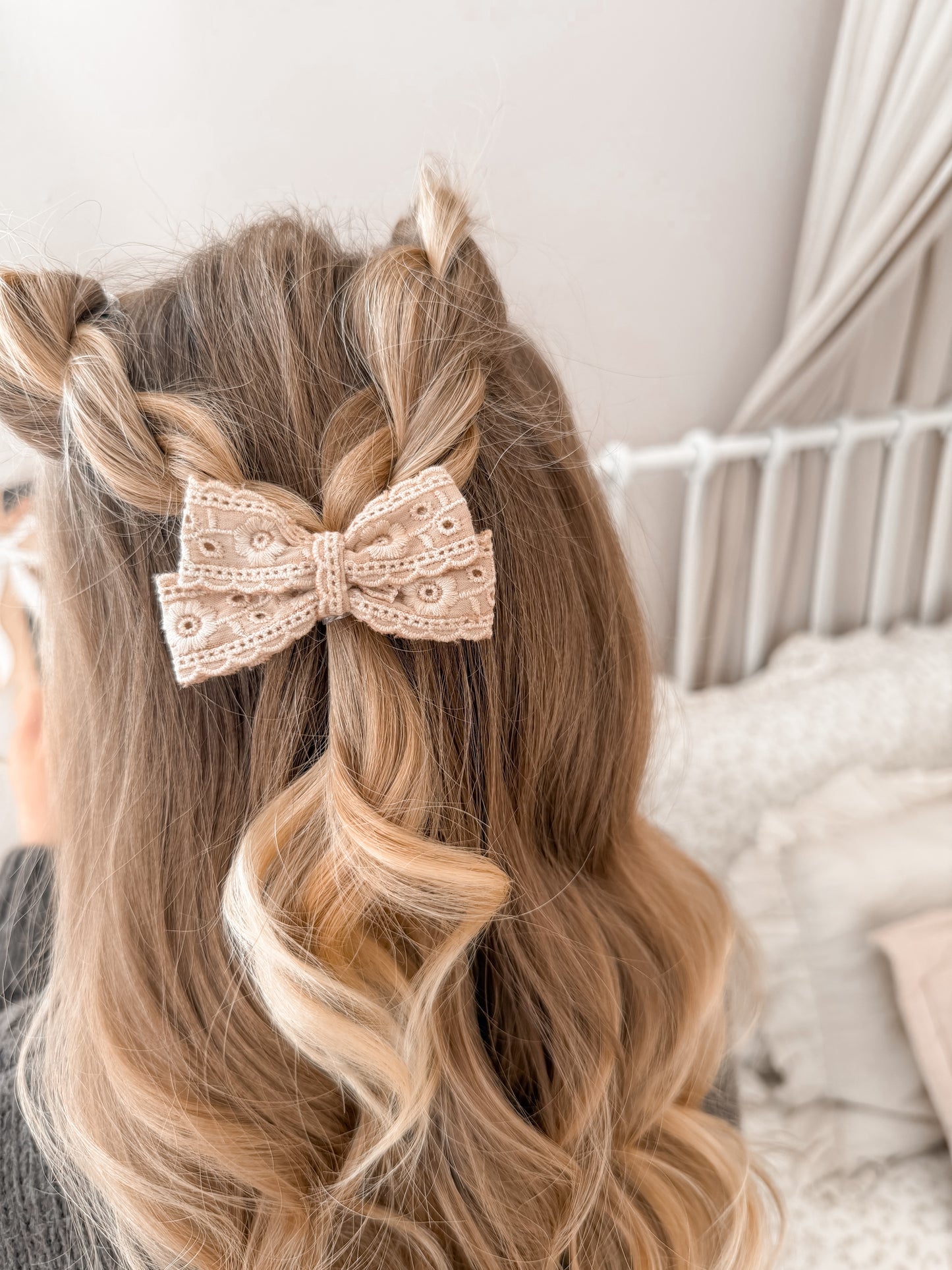 Lace Bow | Oat Broderie