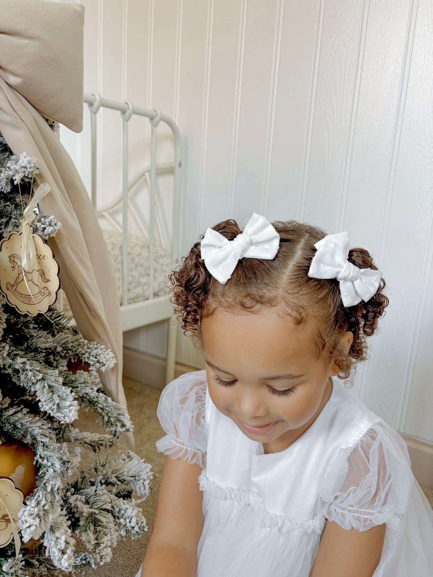Petite Pinwheel Pigtail Bows | Winter White