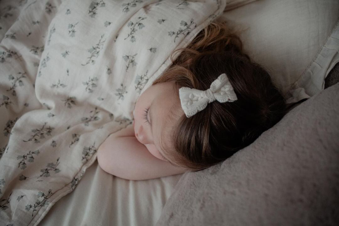 Bow | Lily Lace (Clip or Headband)