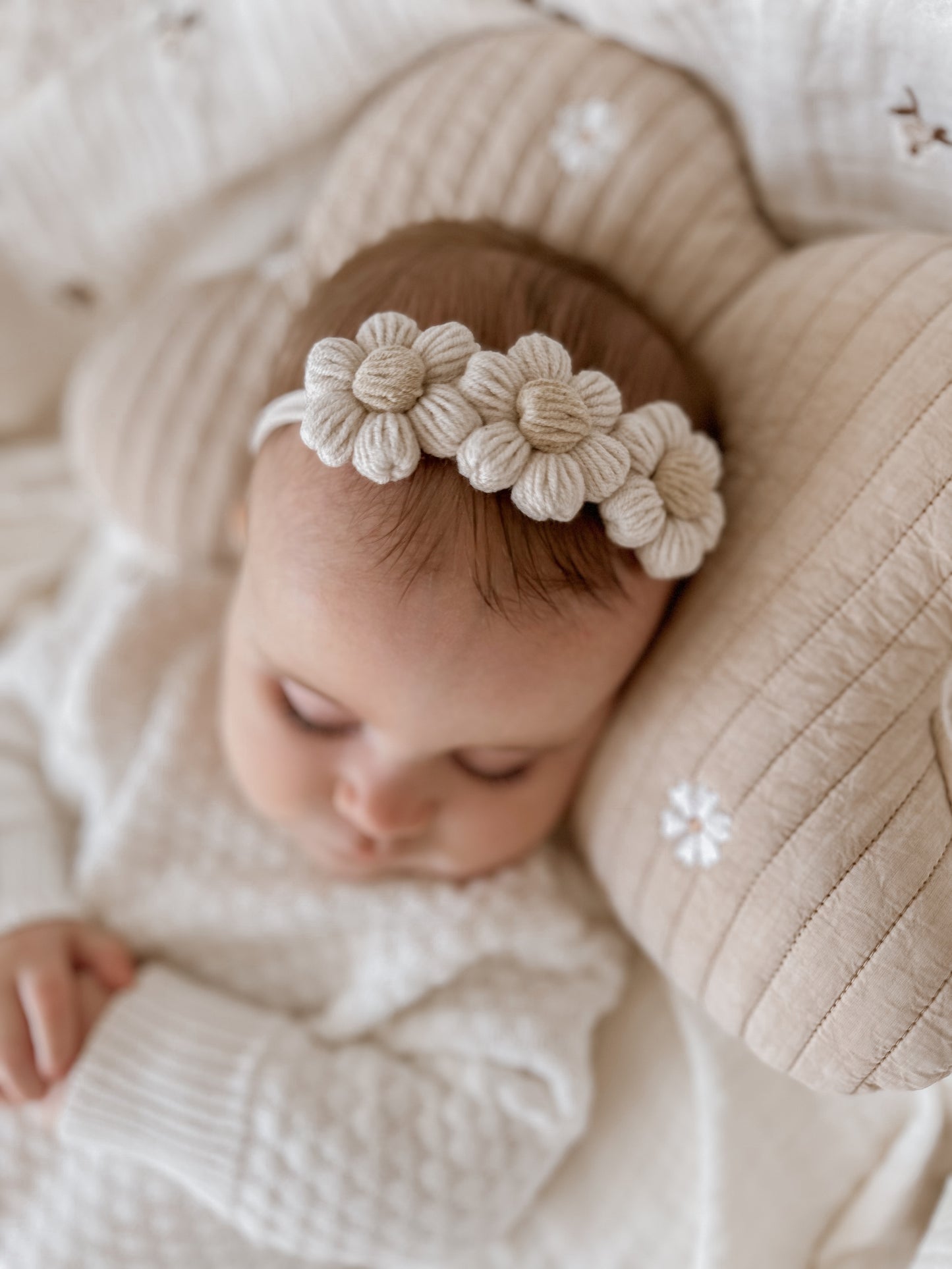 Dainty Headband | Neutral Daisies