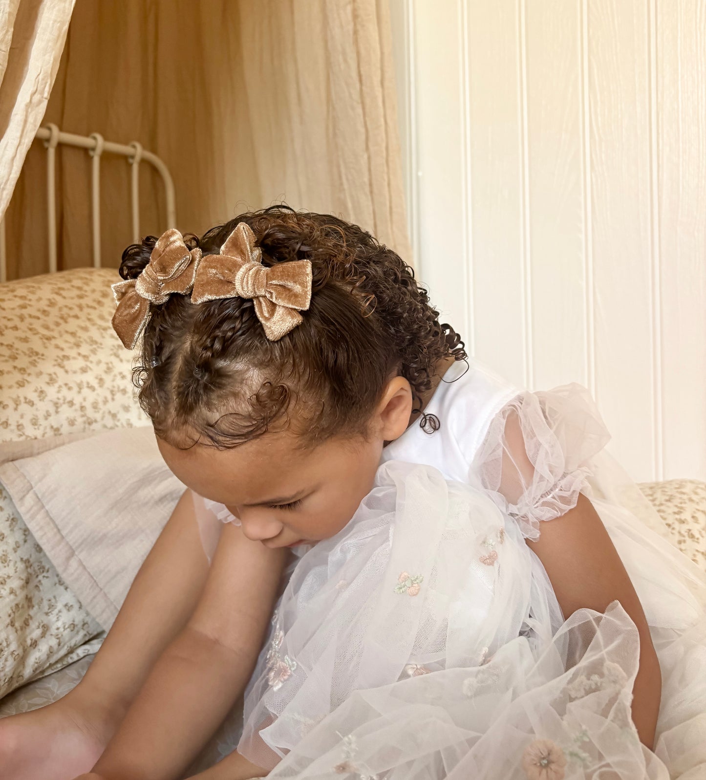 Classic Pigtail Bows | Golden Tan Velvet