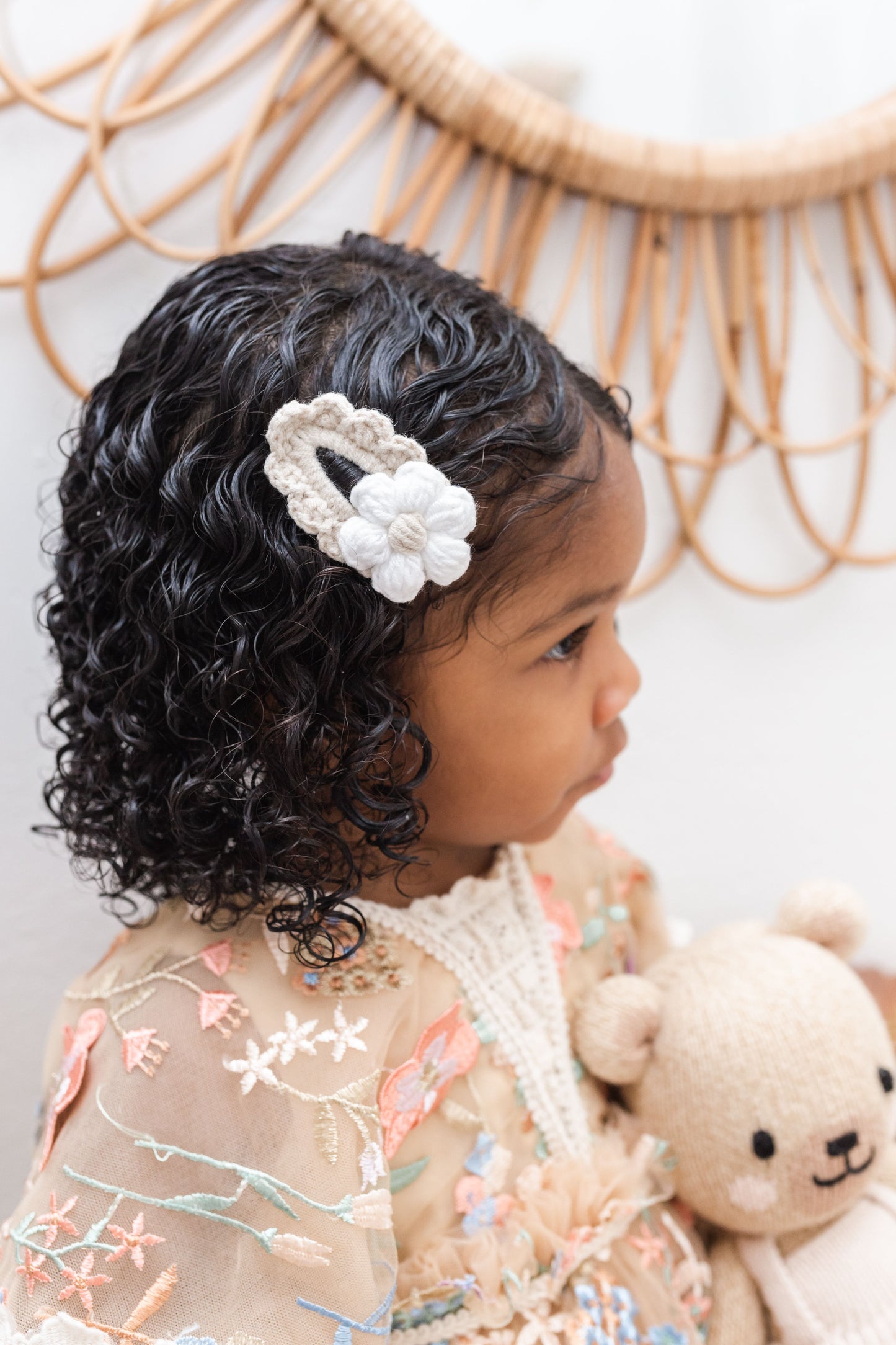 Crochet Clip | Oat Frill Flower