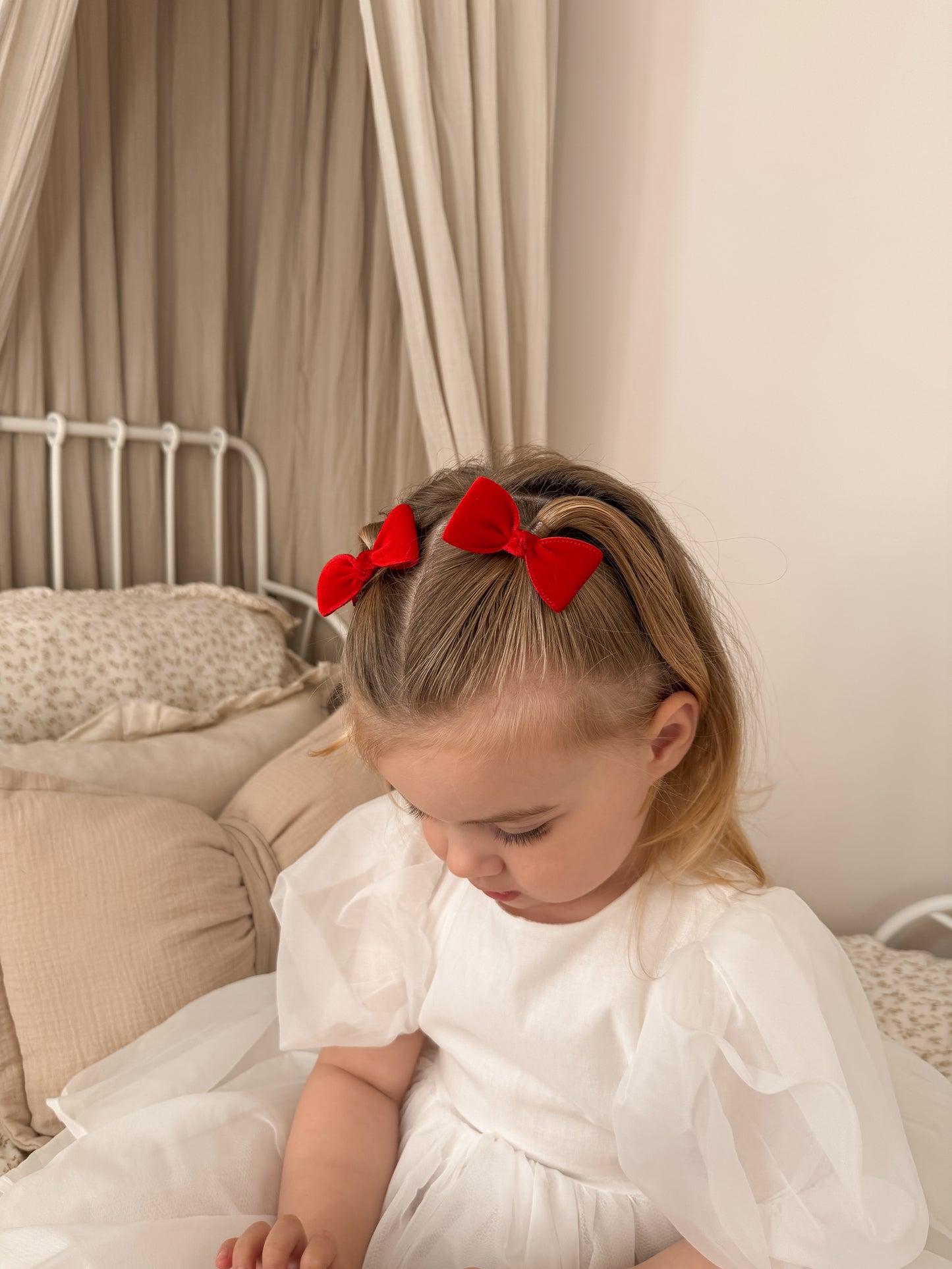 Knotted Pigtail Bows | Santa Velvet