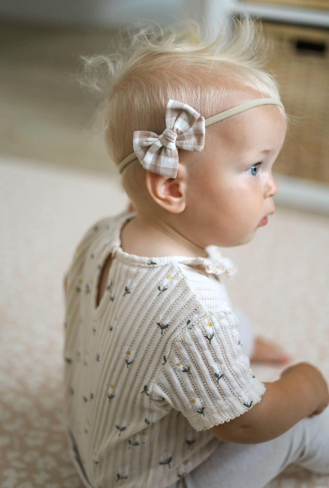 Petite Pinwheel Bow | Beige Gingham