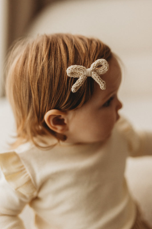 Clip | Dainty Knit Bow - Oatmeal