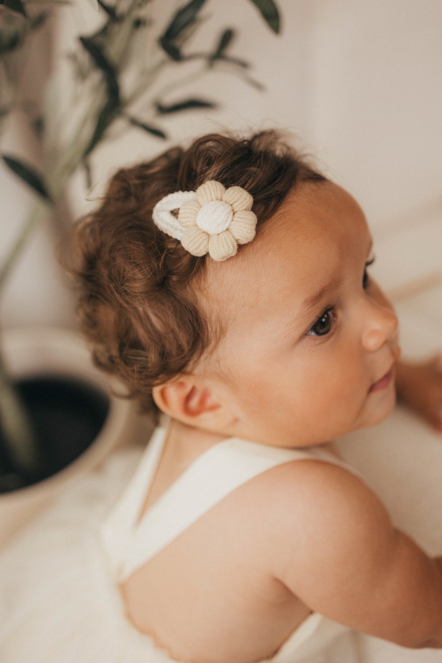 Daisy Puff Crochet Clip | Biscuit