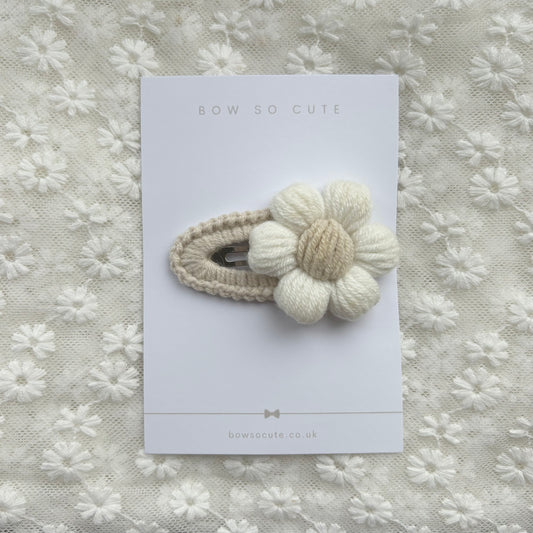 Daisy Puff Clip | Oat