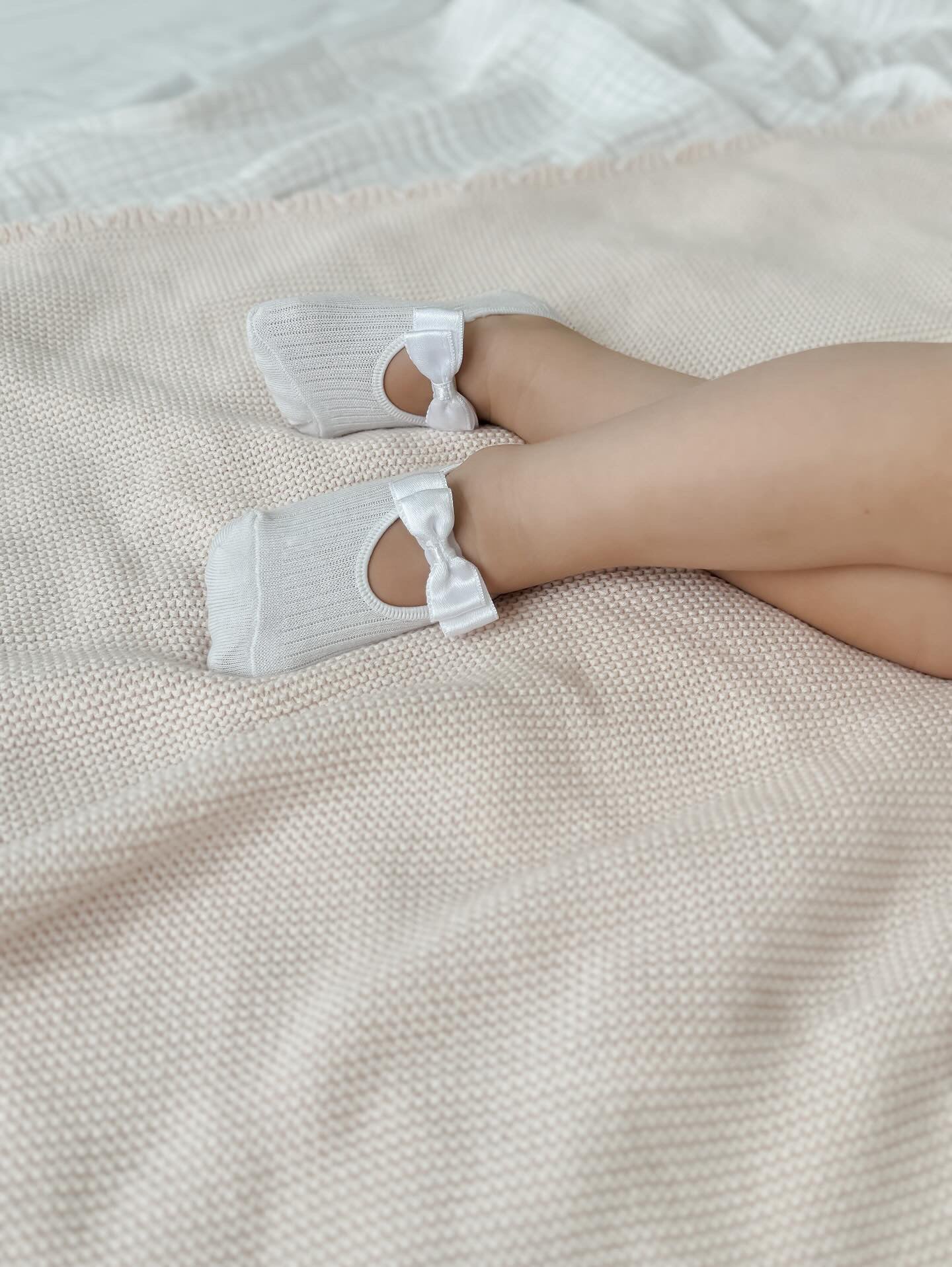 Satin Bow Socks | White