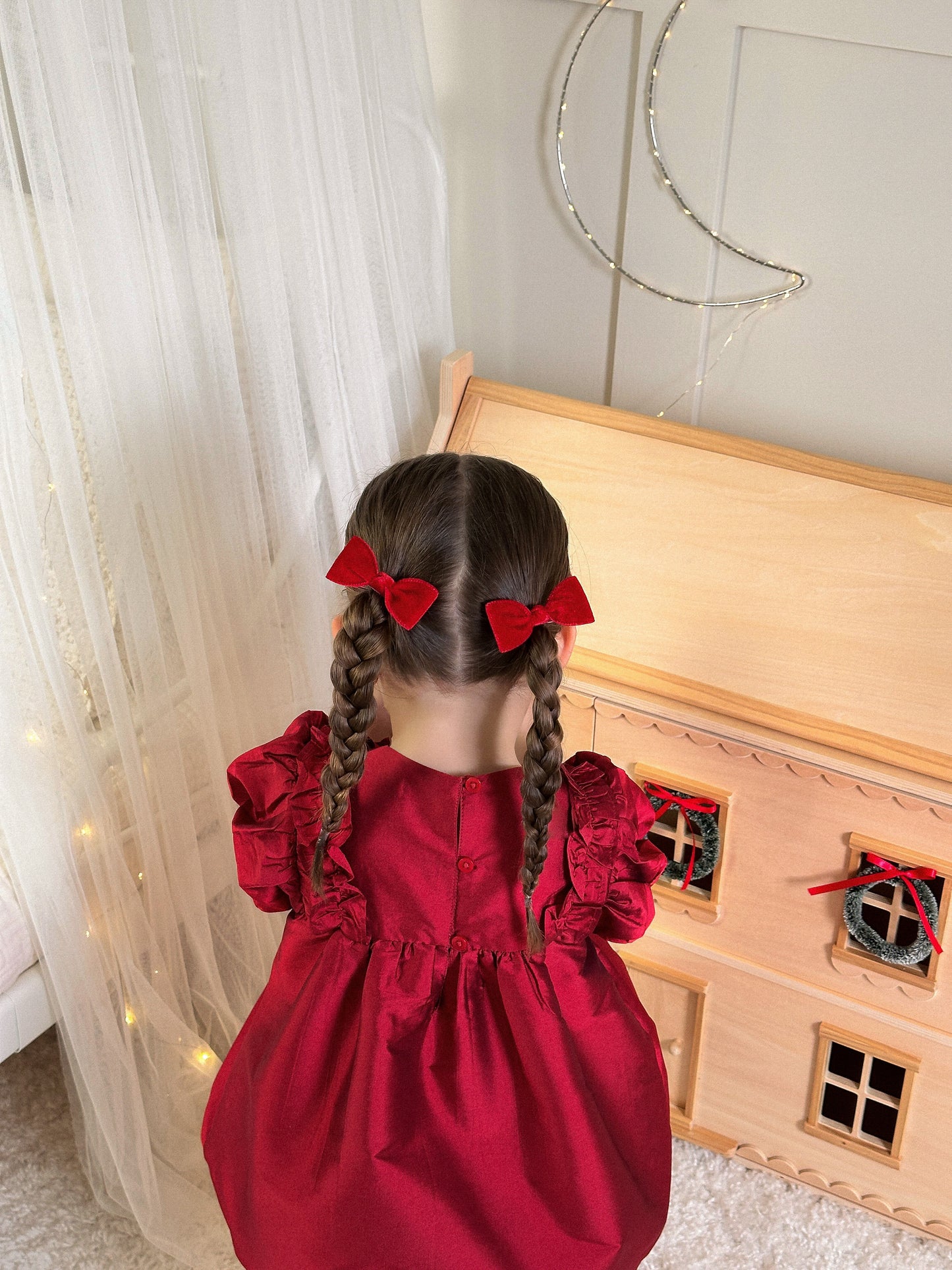 Knotted Pigtail Bows | Santa Velvet