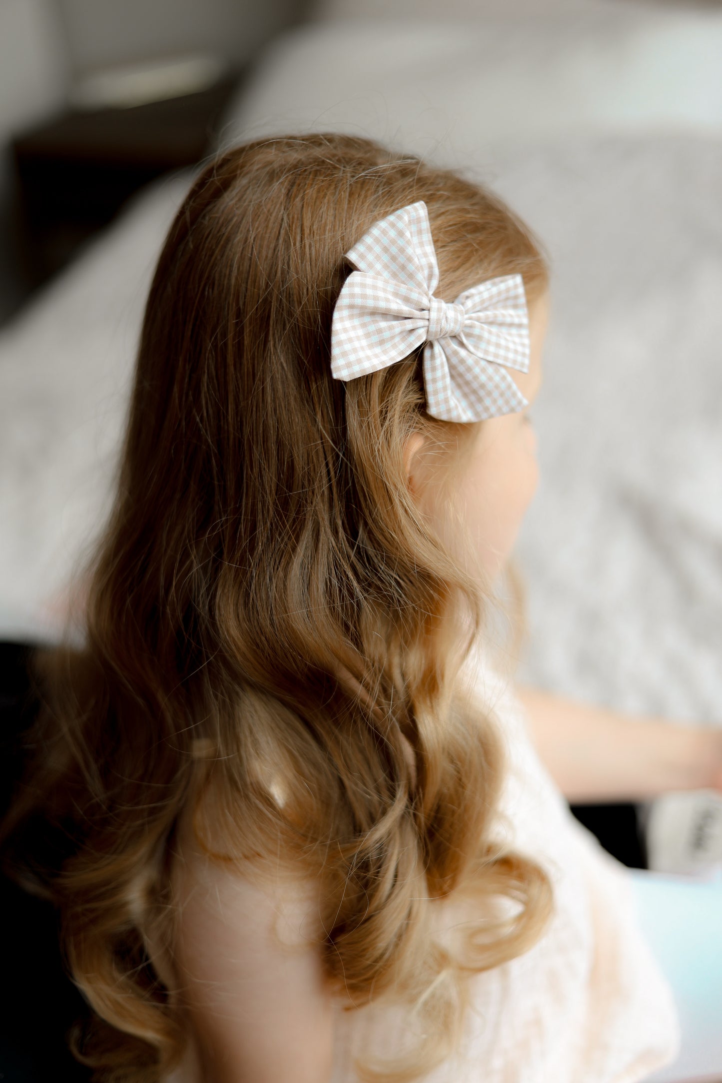 Pinwheel Bow | Beige Gingham