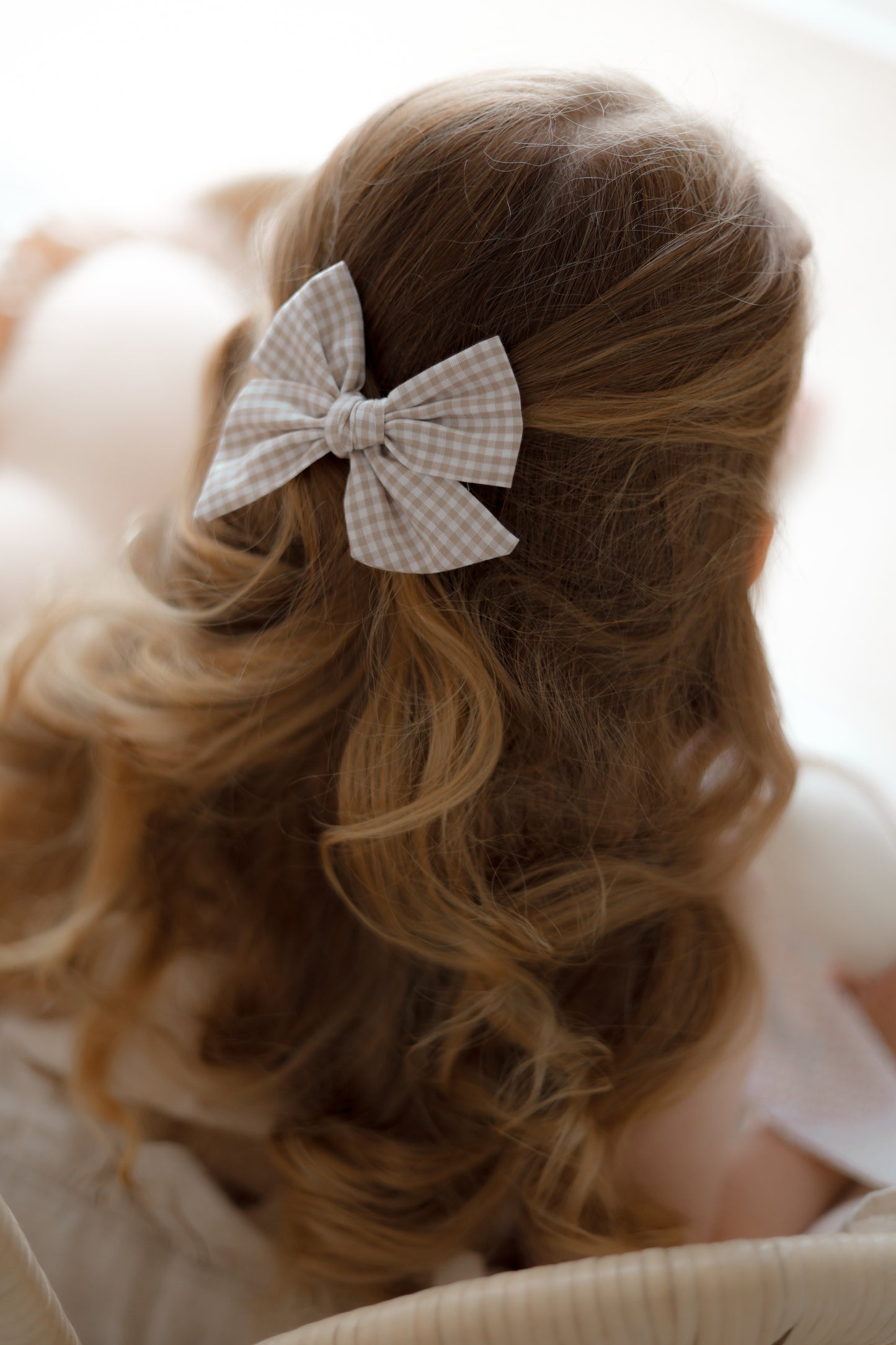 Pinwheel Bow | Beige Gingham