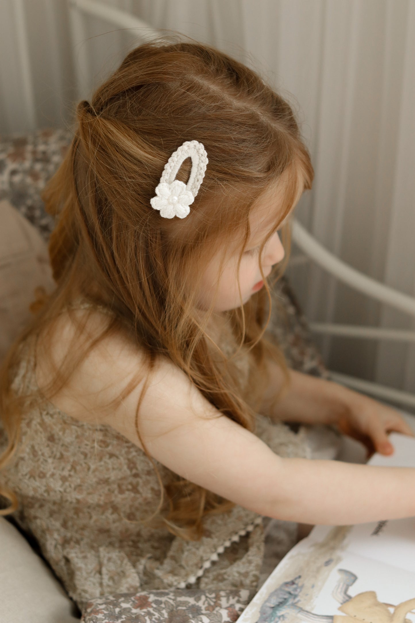 Daisy Pearl Clip | Oatmeal