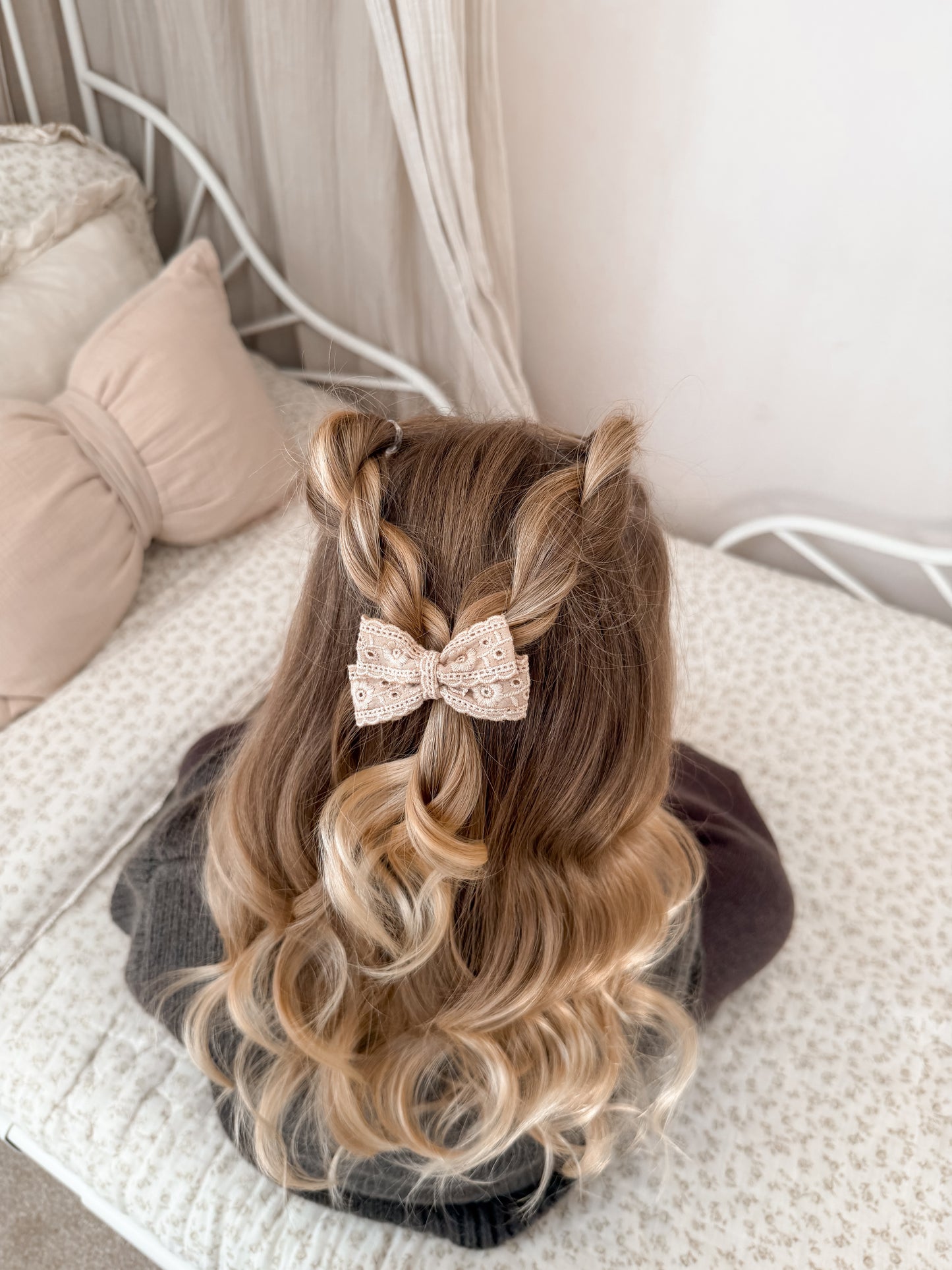Lace Bow | Oat Broderie