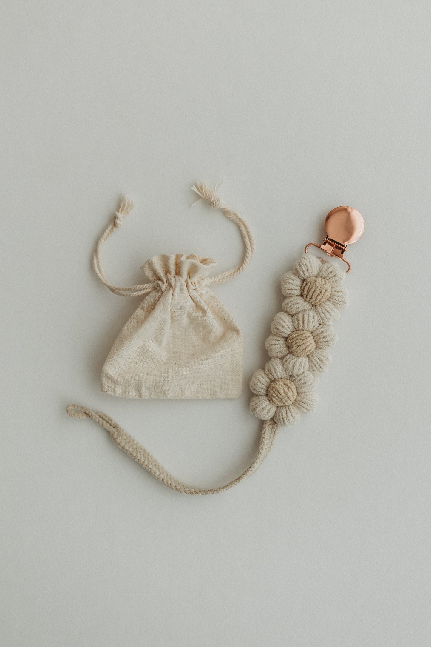 Dummy Clip | Oatmeal Puff Daisies