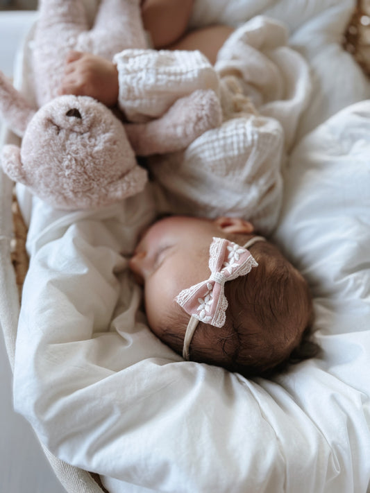 Lace Bow | Rosie