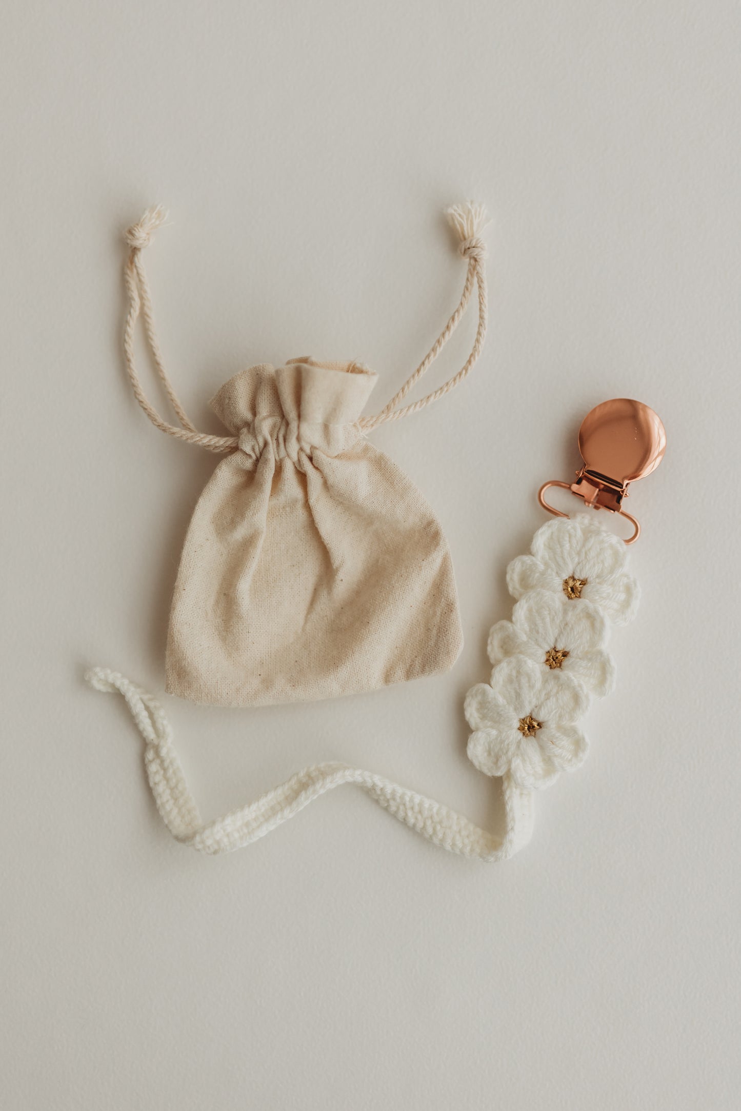 Dummy Clip | Ivory Daisies