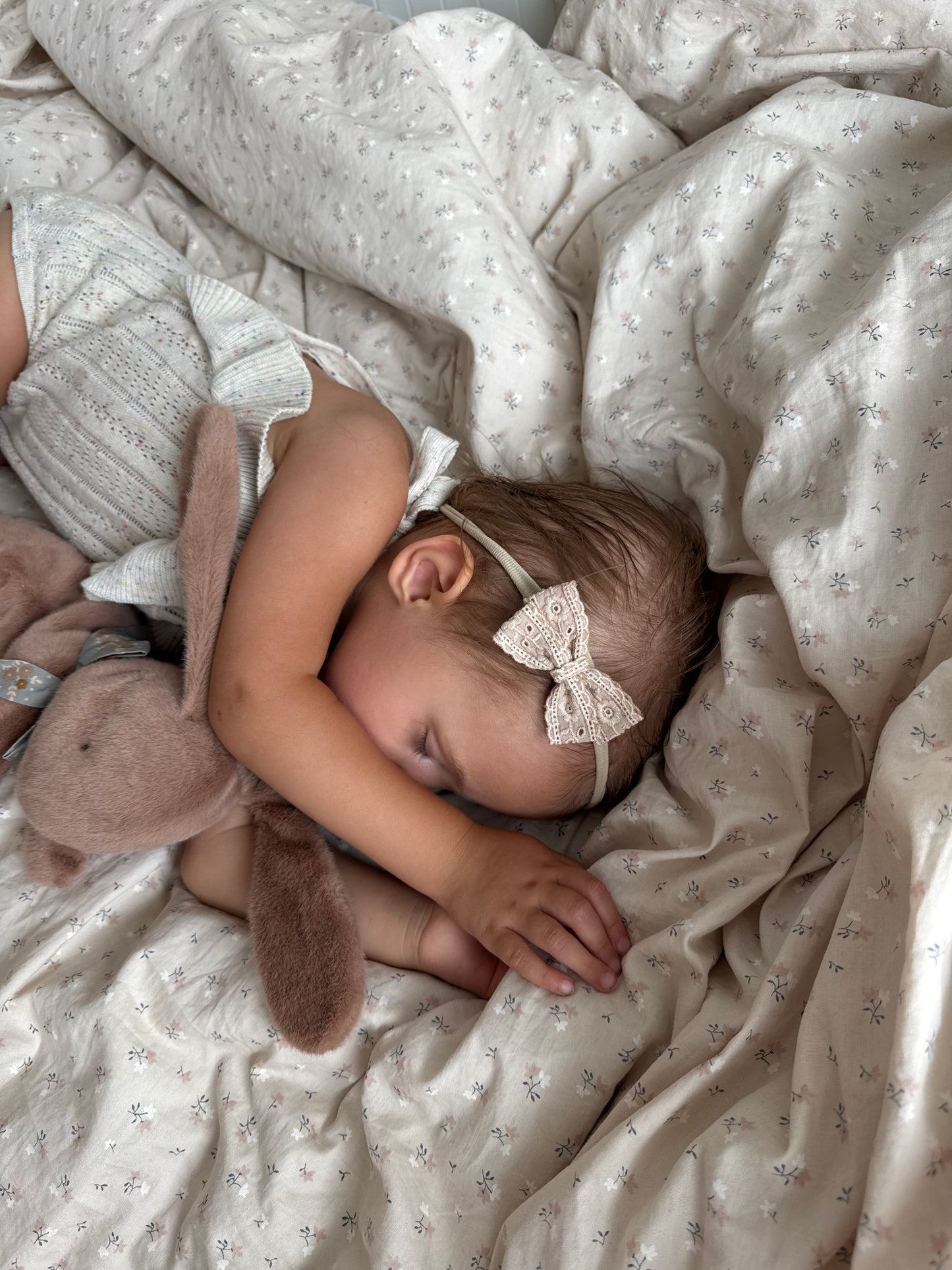 Lace Bow | Oat Broderie