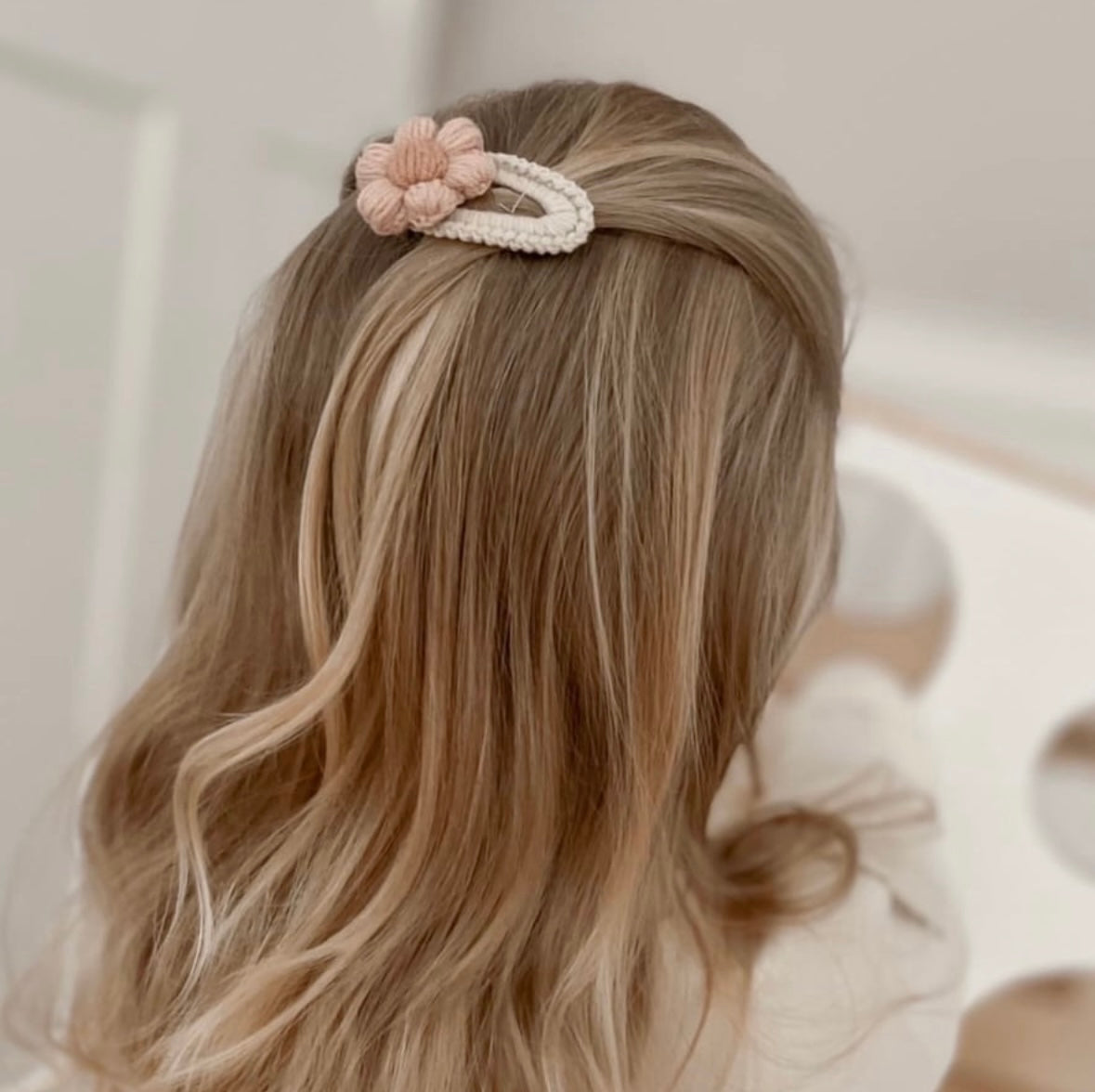 Daisy Puff Clip | Rose Beige